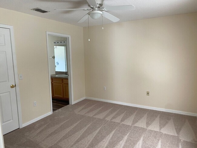 Building Photo - Home for rent