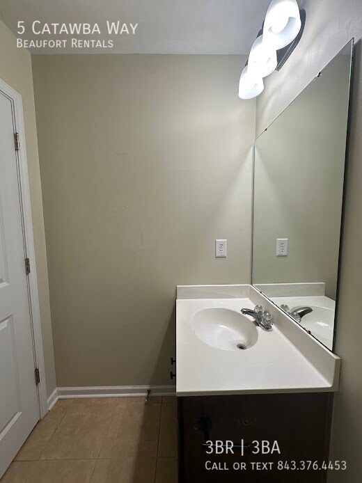 Building Photo - 5 Catawba Way
