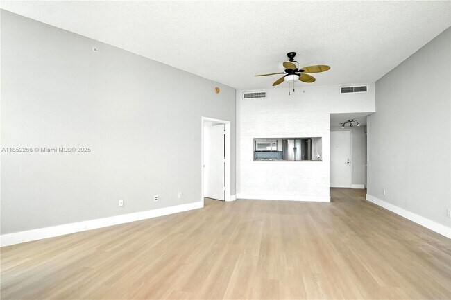 Building Photo - 2475 Brickell Ave