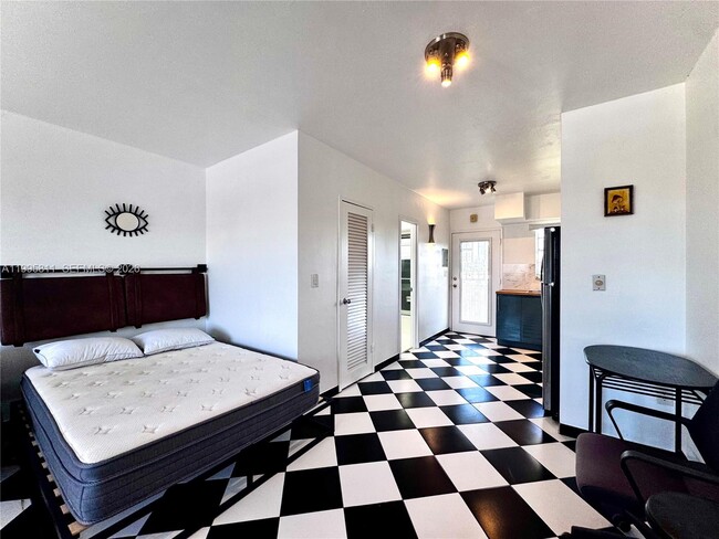 Building Photo - 851 Meridian Ave