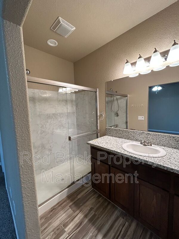 Building Photo - 592 Cadiz Ct