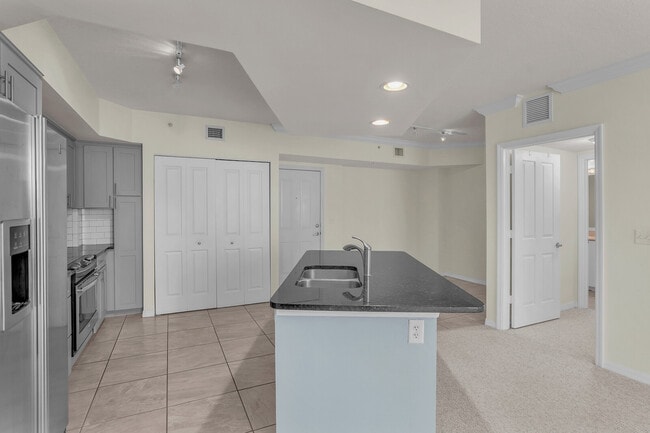 Building Photo - 600 S Dixie Hwy