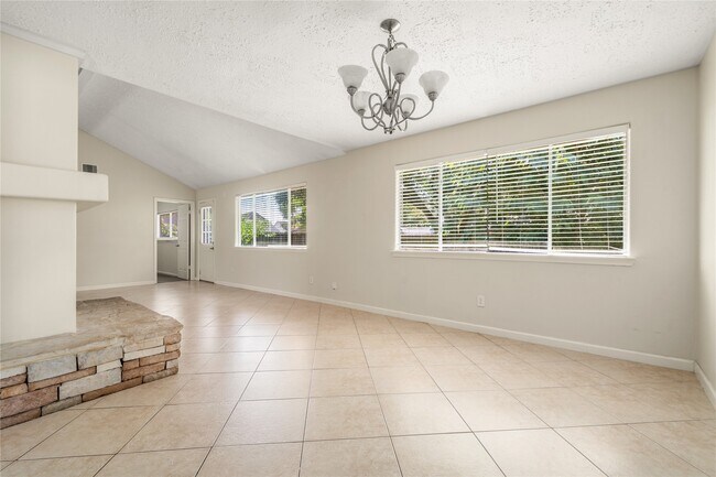 Building Photo - 2603 Hollymist Dr