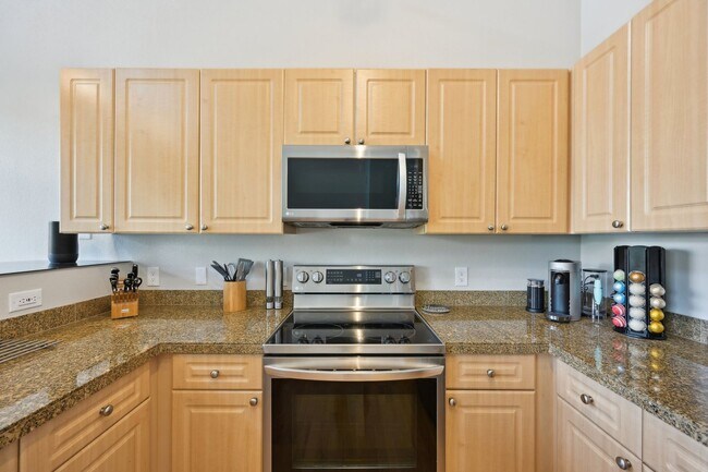 Building Photo - 5677 S Park Pl