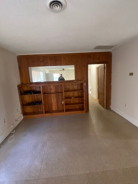 Building Photo - 1234 M Ave