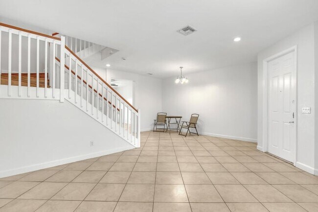 Building Photo - 5325 Ashley River Rd