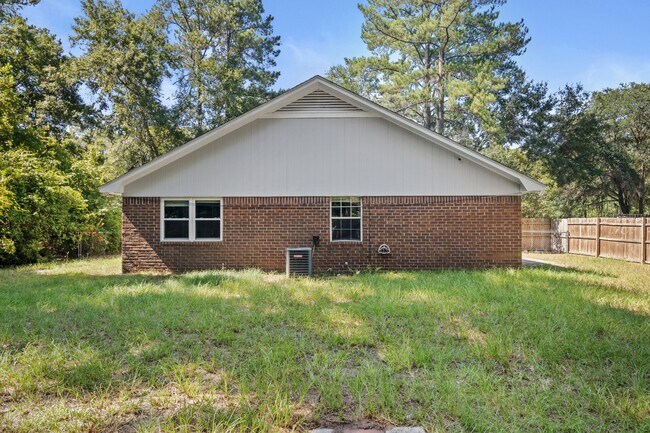 Building Photo - 1796 Talmadge Rd