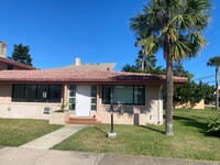 Building Photo - Beachside Rental