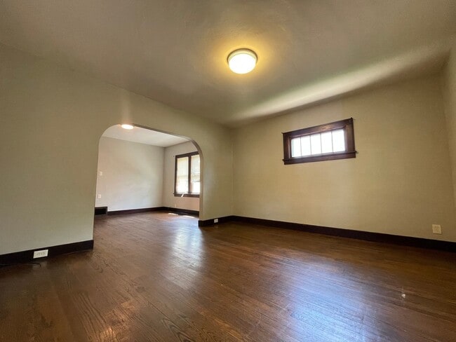 Building Photo - 3 Bedroom Home In Hammond With Central AIR