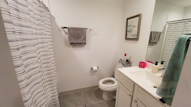 Building Photo - 4011 Itzle Is Ct