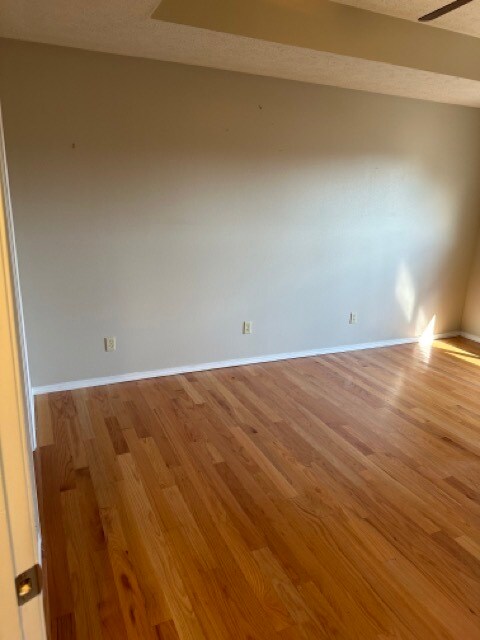 Building Photo - 1258 W Bluegrass Rd