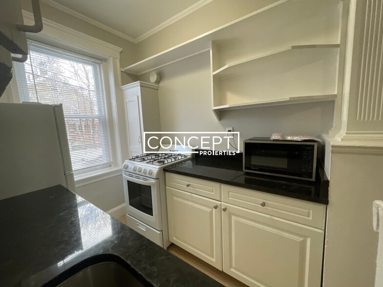 Building Photo - 11 Gray St