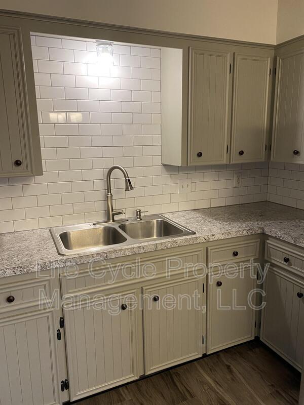 Building Photo - 998 52nd St SE