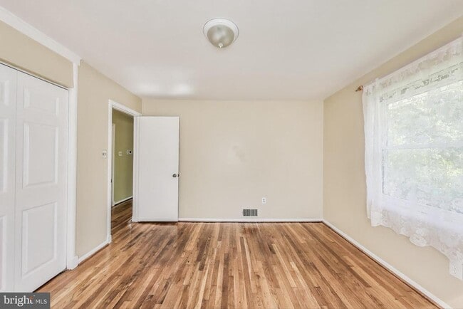 Building Photo - 5714 Ridgway Ave