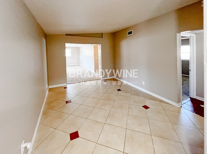 Building Photo - 7671 Vale Dr