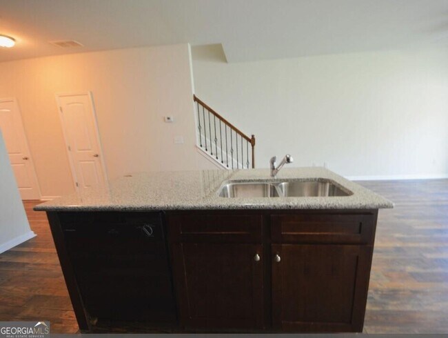 Building Photo - 1597 Iris Walk