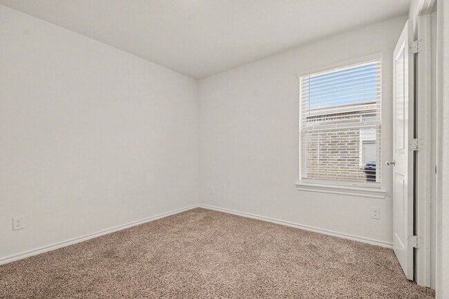 Building Photo - 505 Banner Ave