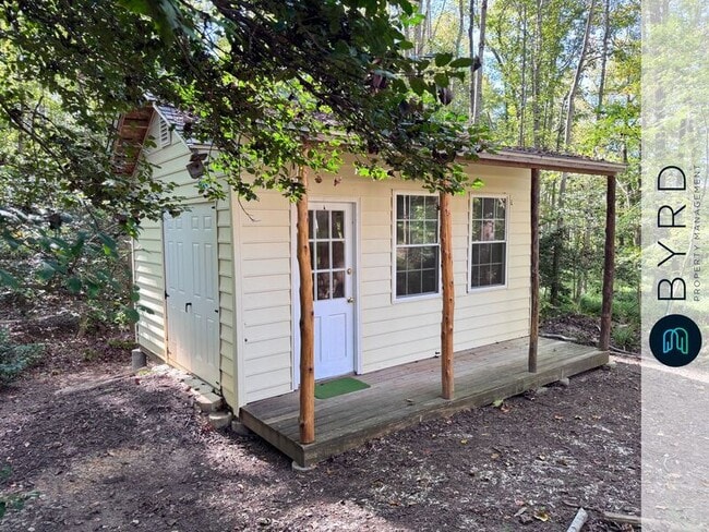 Building Photo - 423 Elm Creek Dr