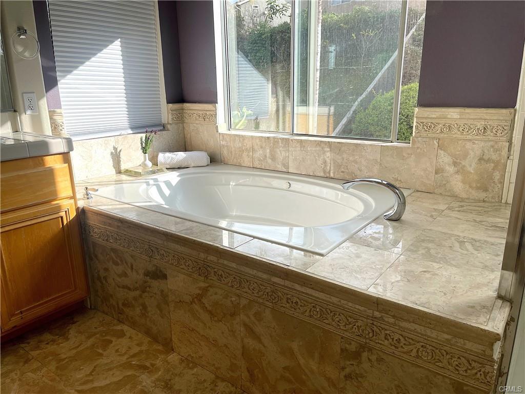 Building Photo - 4469 Torrey Pines Dr