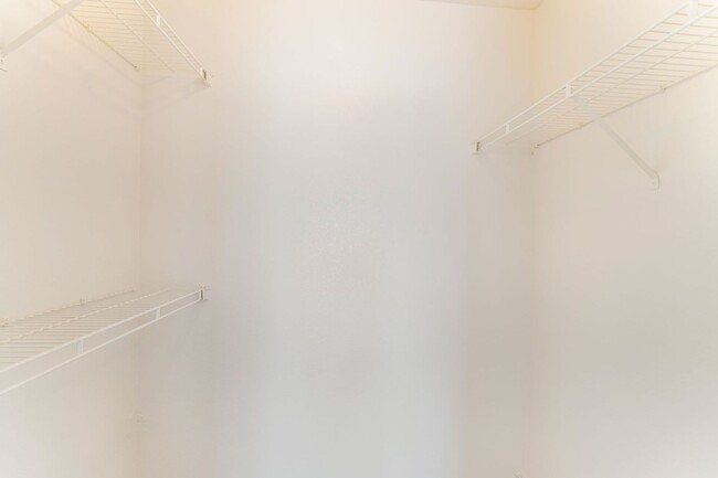 Building Photo - Northwest Townhome