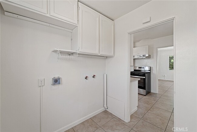 Building Photo - 331 Langley St