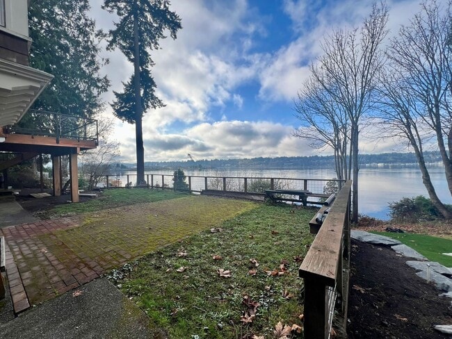 Building Photo - Private Waterfront Apartment