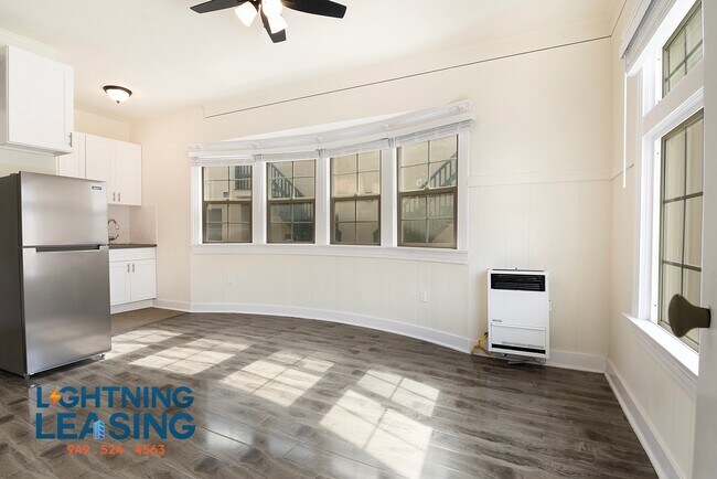 Building Photo - 1732 1/2 N Wilton Pl-5D