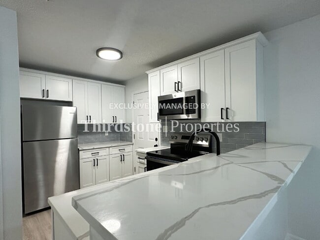 Building Photo - 1732 W 44th St