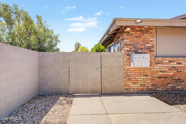 Building Photo - 2931 E Beck Ln