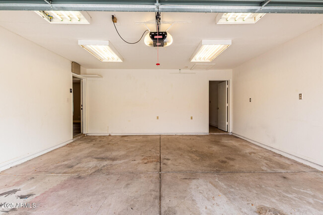 Building Photo - 421 E San Angelo Ave