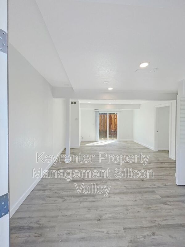 Building Photo - 1102 Audrey Ave