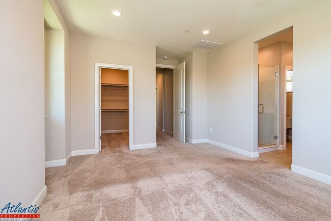 Building Photo - Gorgeous Home | Designer Materials | Desirable Location