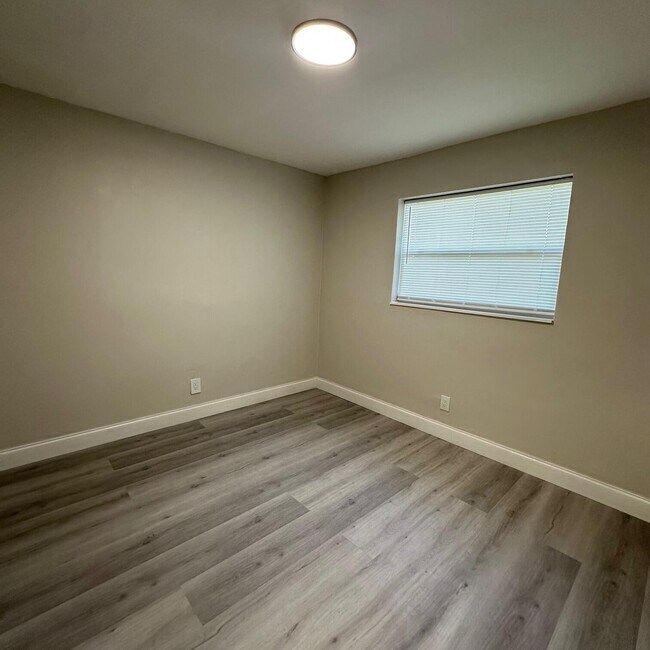 Building Photo - 3620 NW 9th St