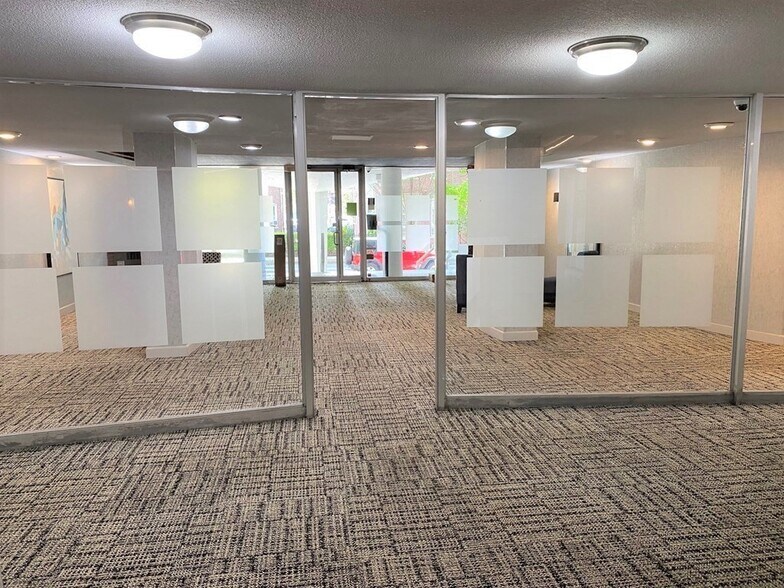 Building Photo - 19 Winchester St