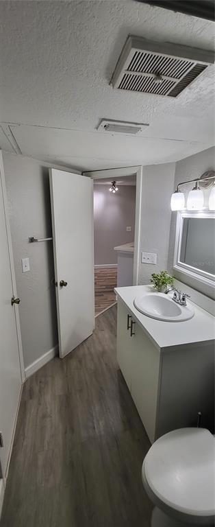 Building Photo - 1972 Lake Atriums Cir