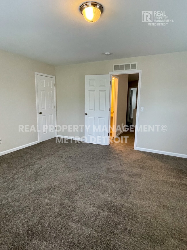 Building Photo - SPRING INTO A NEW HOME