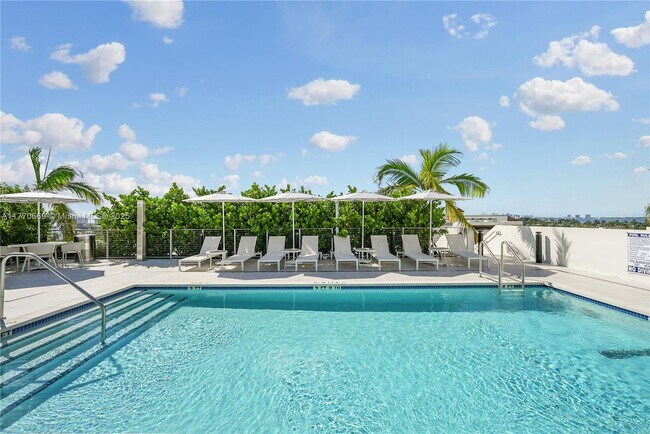 Building Photo - 10281 W Bay Harbor Dr