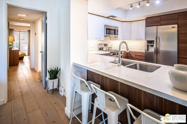 Building Photo - 2094 Normandy Ct
