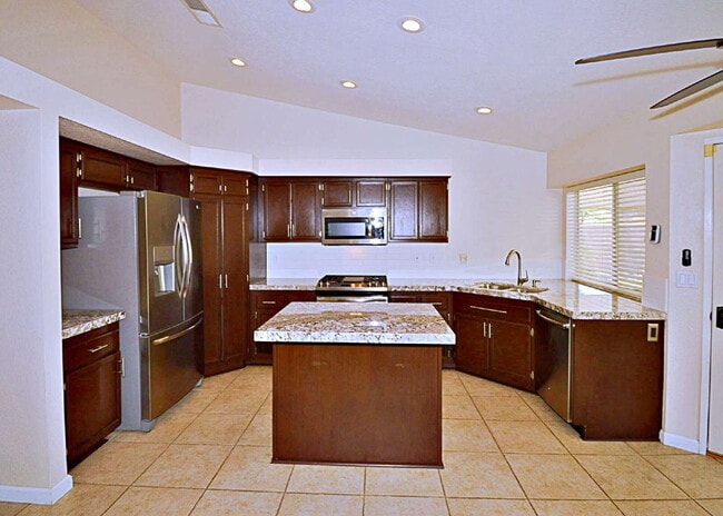 Building Photo - 3-Bedroom Home, Large backyard $500 Discount to move-in costs by Sep 15th!