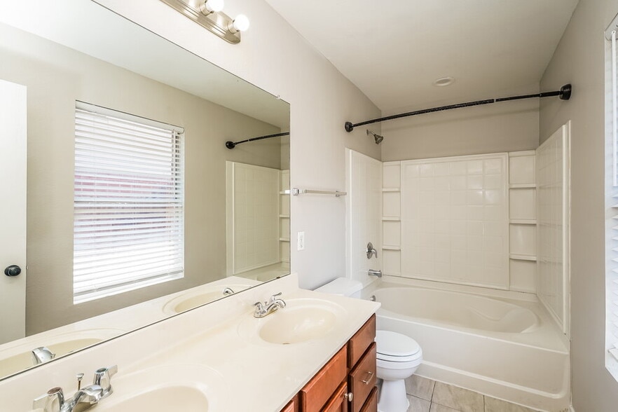 Building Photo - 8505 Shallow Creek Dr
