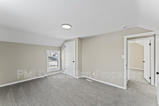 Building Photo - 811 N 10th St