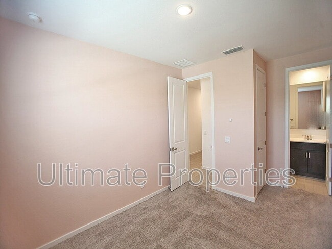 Building Photo - 12639 W Country Club Trail