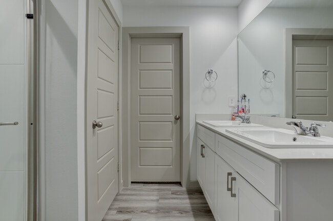 Building Photo - 2323 149th St