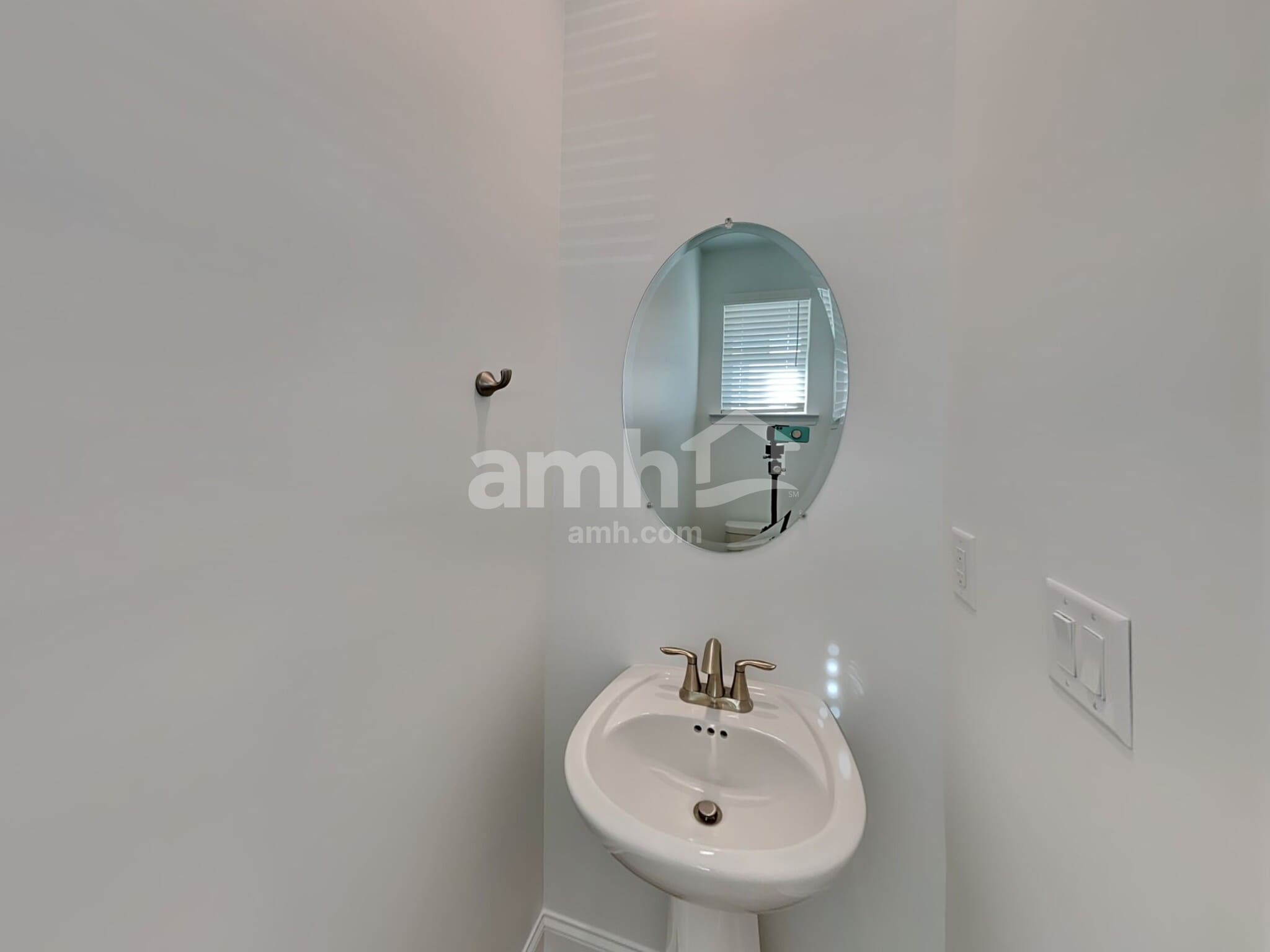 Building Photo - 637 Smt Vw Ln