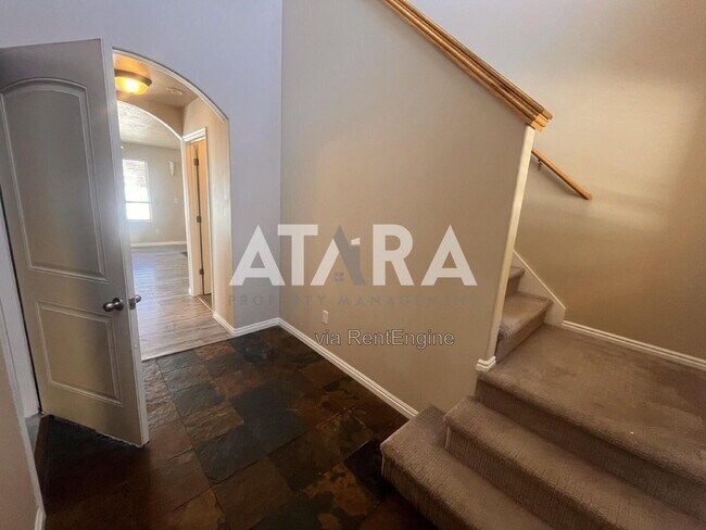 Building Photo - 754 Stonne Ln