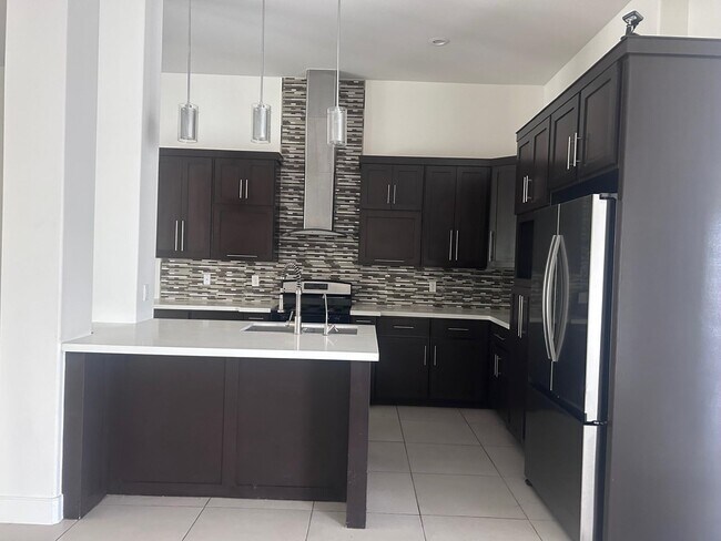 Building Photo - 2811 T.S Eliot Dr