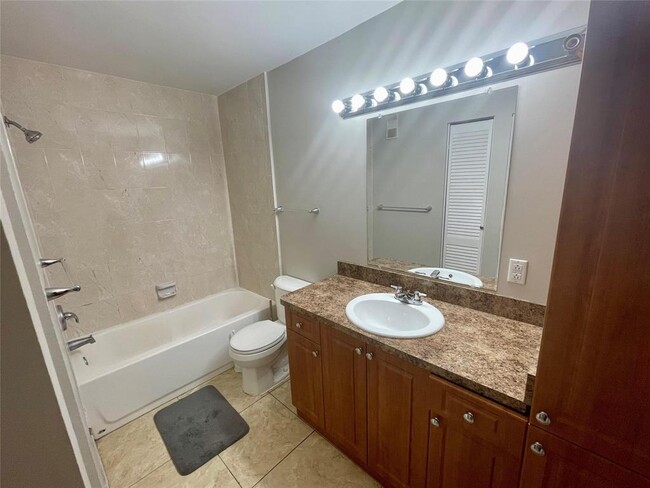 Building Photo - 3350 Pinewalk Dr N