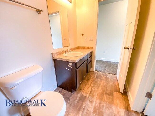 Building Photo - Stunning 3 Bed Townhome in Herriman