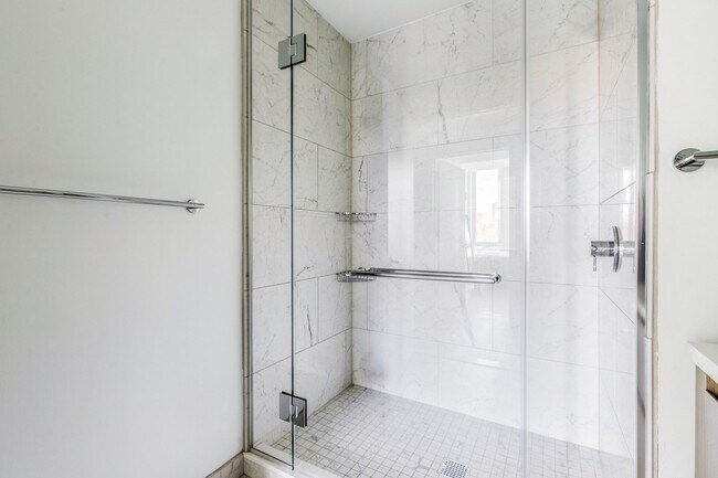 Building Photo - 390 Harrison Ave