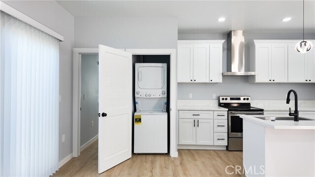 Building Photo - 4440 Stewart Ave